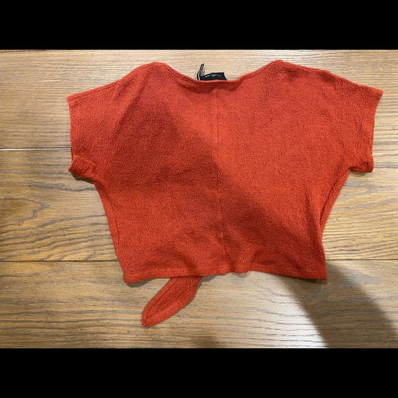 Crop top tie in front - Picture 2 of 2